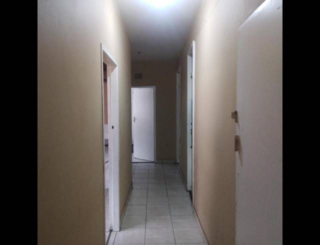 5 BEDROOM APARTMENT FOR SALE IN SUNNYSIDE